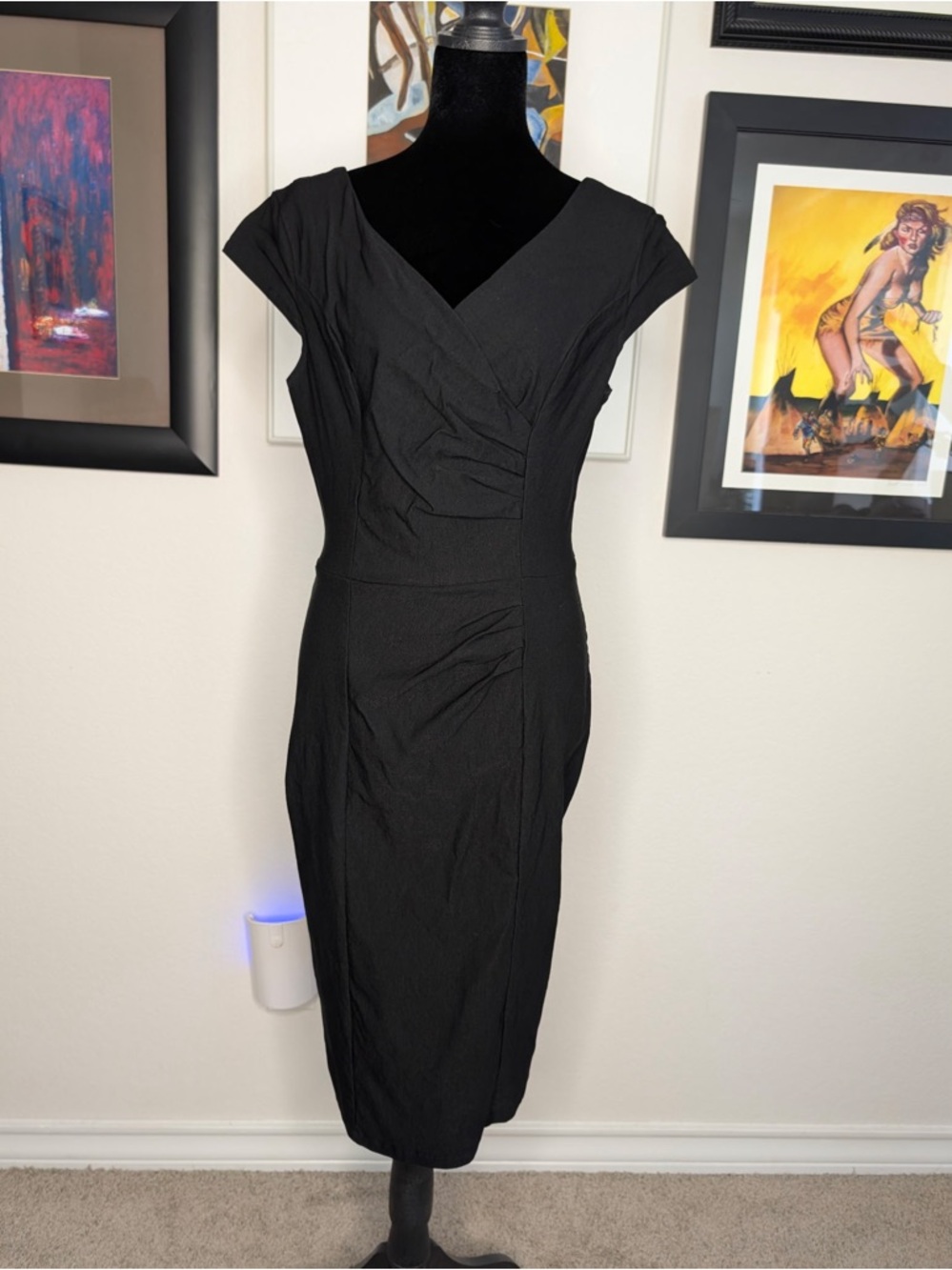 Women's Black Ruched V-Neck Midi Dress